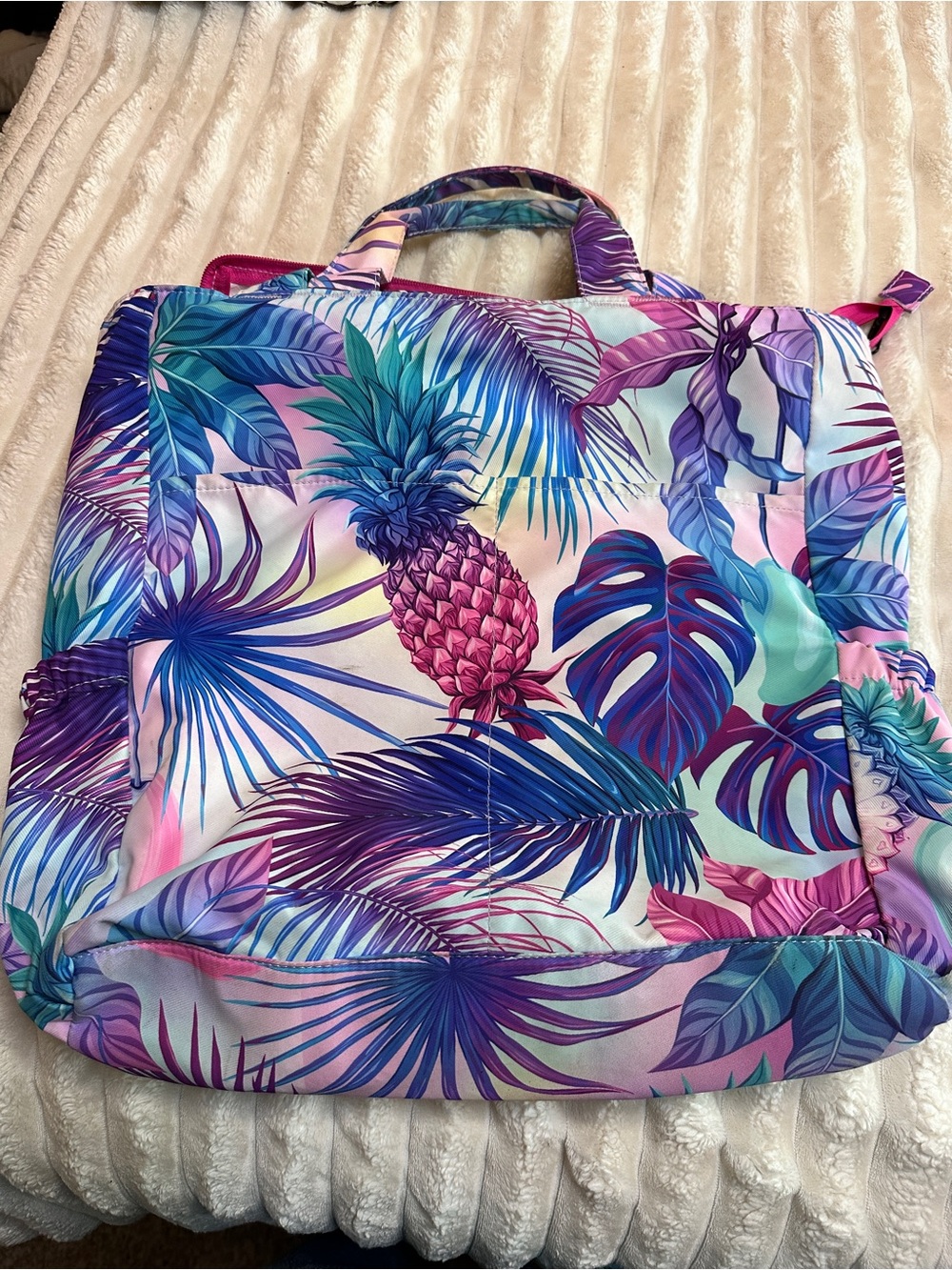 Pineapple beach bag ! SO CUTE